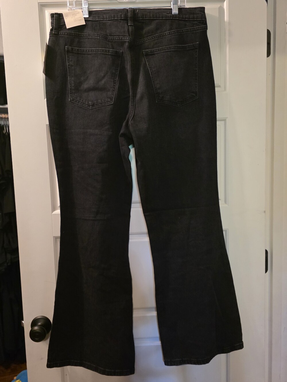 Womens High-Rise Flared Jeans In Black Size 16R - Picture 3 of 4